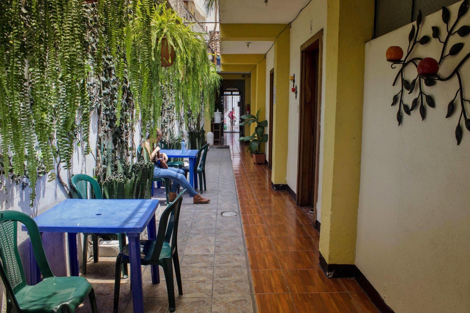 Hostal Antigua Exterior foto